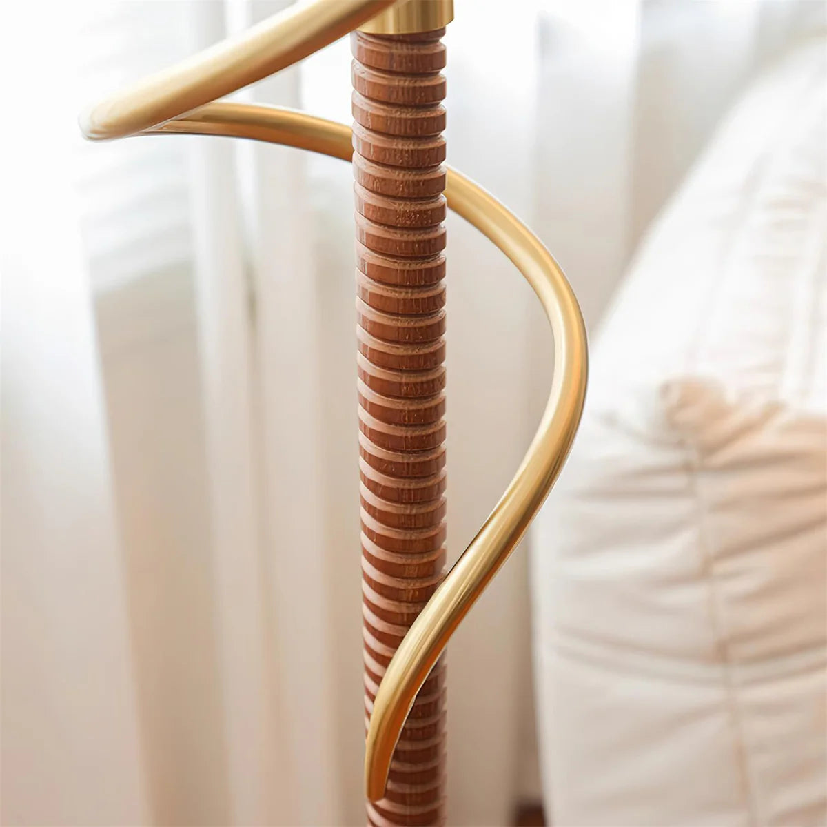 Laier Floor Lamp - Loonglight