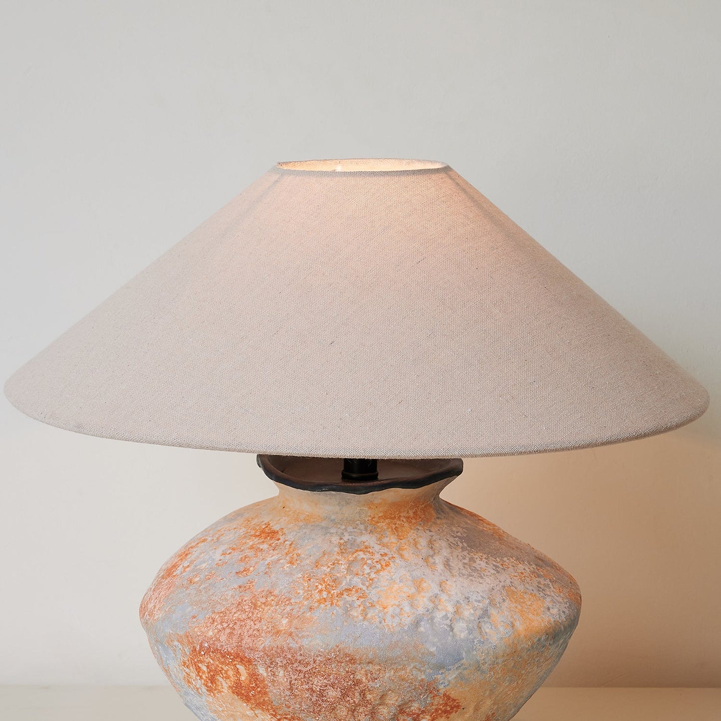 Mays Ceramics Table Lamp - Loonglight