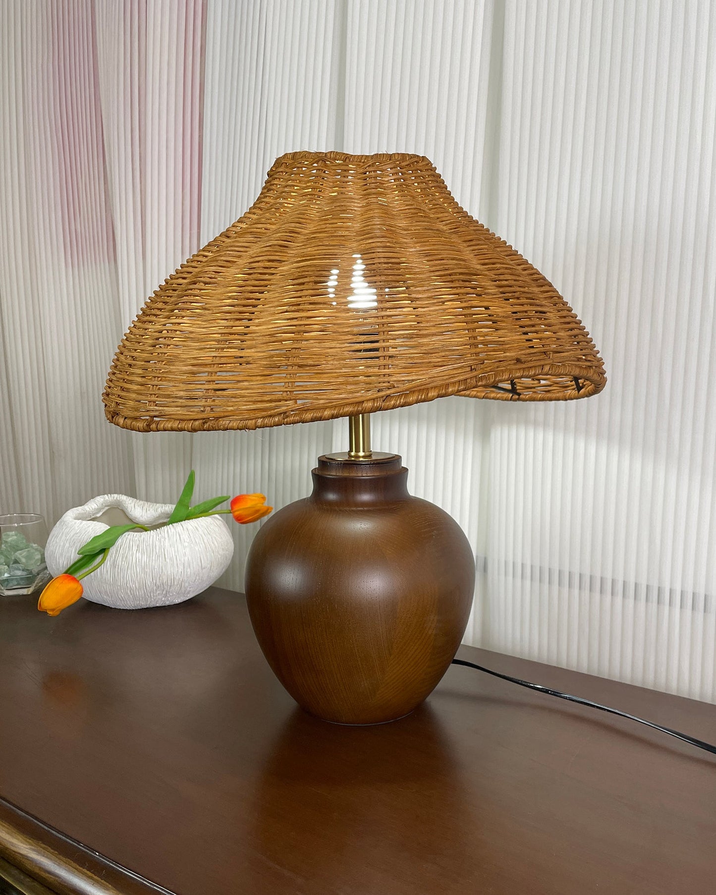 Amalia Table Lamp - Loonglight