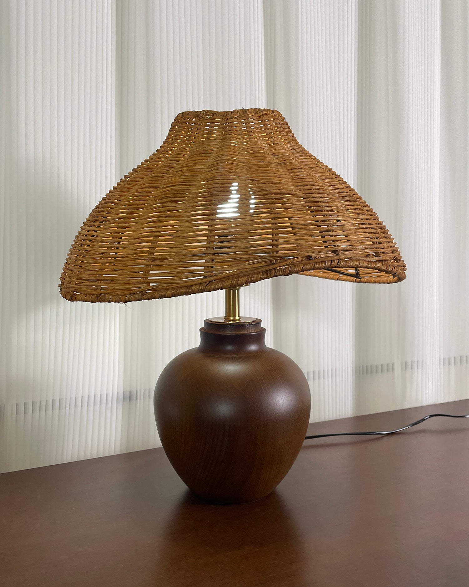 Amalia Table Lamp - Loonglight