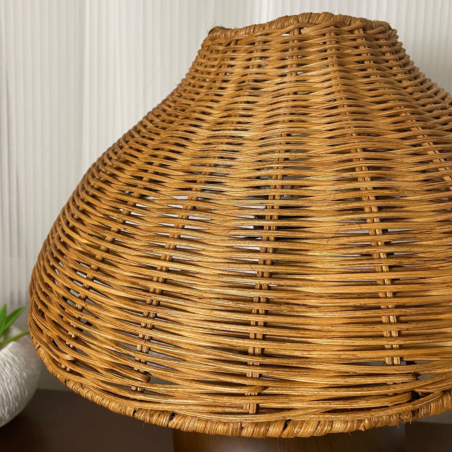 Amalia Table Lamp - Loonglight