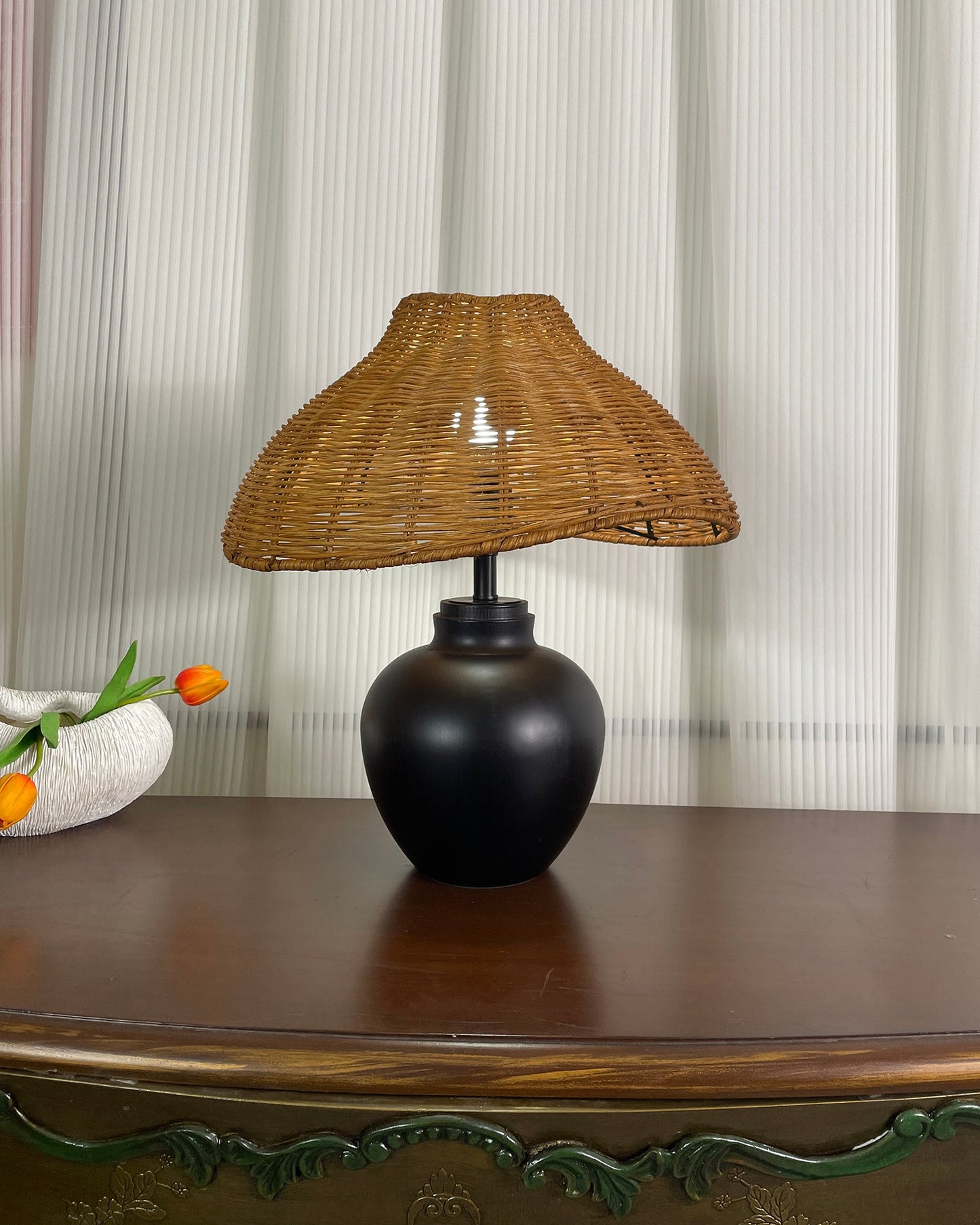 Amalia Table Lamp - Loonglight