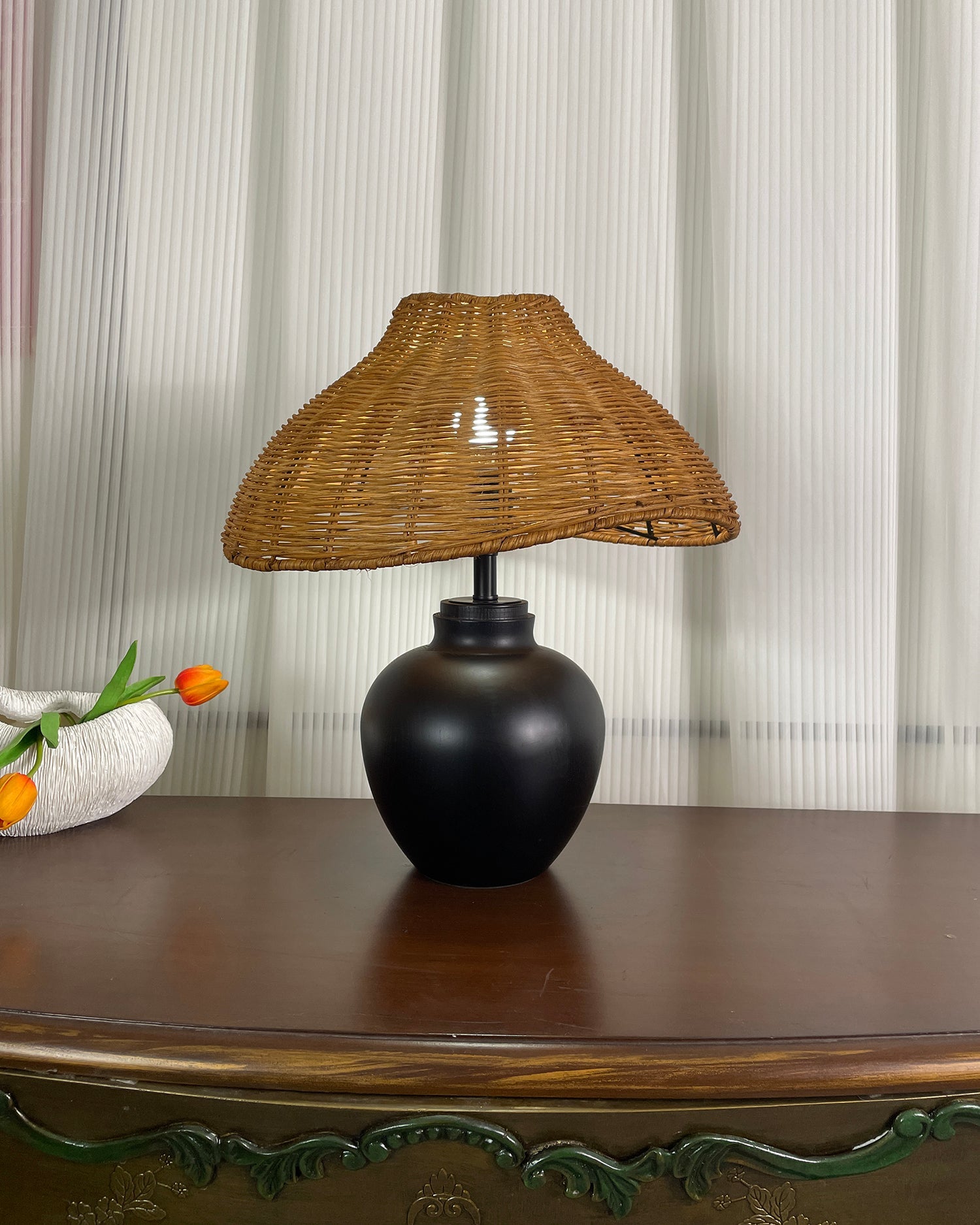 Amalia Table Lamp - Loonglight