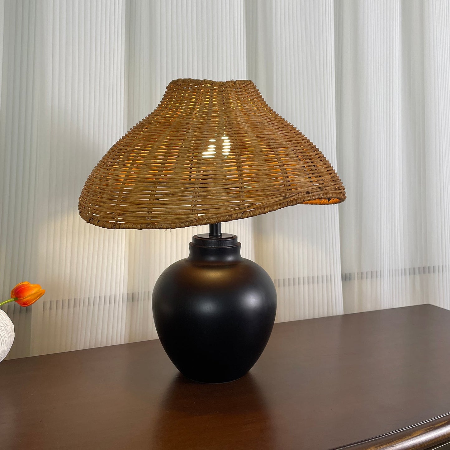 Amalia Table Lamp - Loonglight