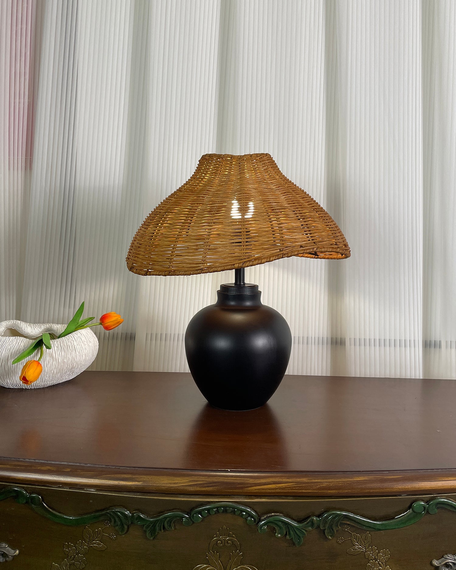 Amalia Table Lamp - Loonglight