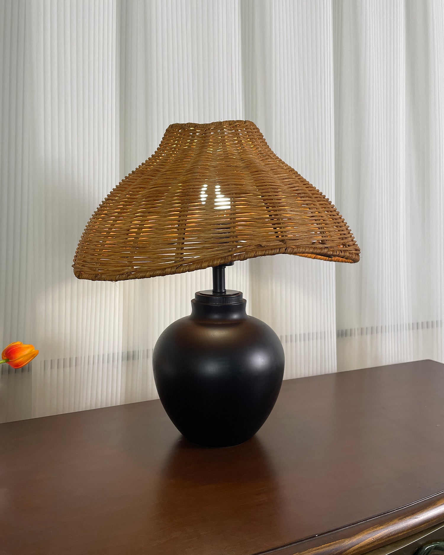 Amalia Table Lamp - Loonglight