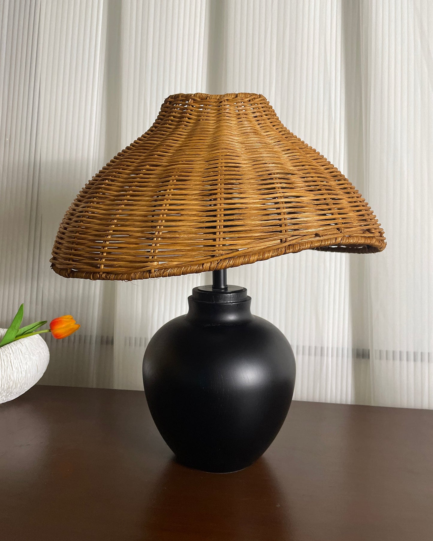 Amalia Table Lamp - Loonglight