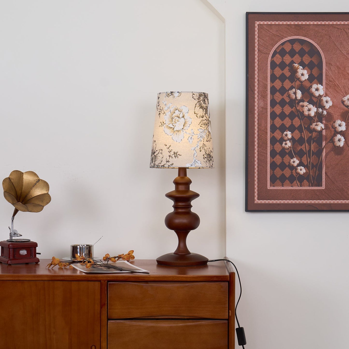 Ariana Table Lamp - Loonglight