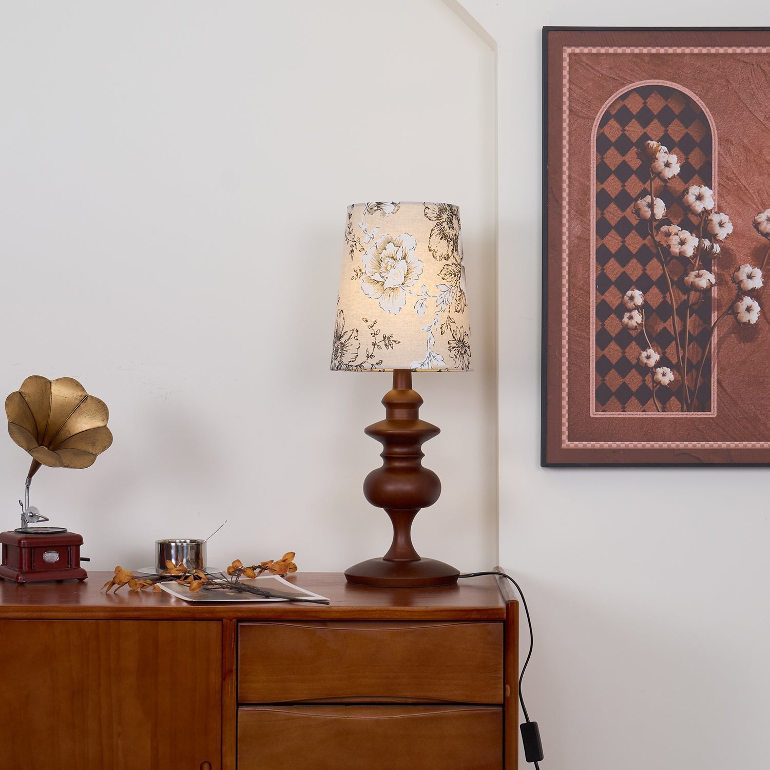 Ariana Table Lamp - Loonglight