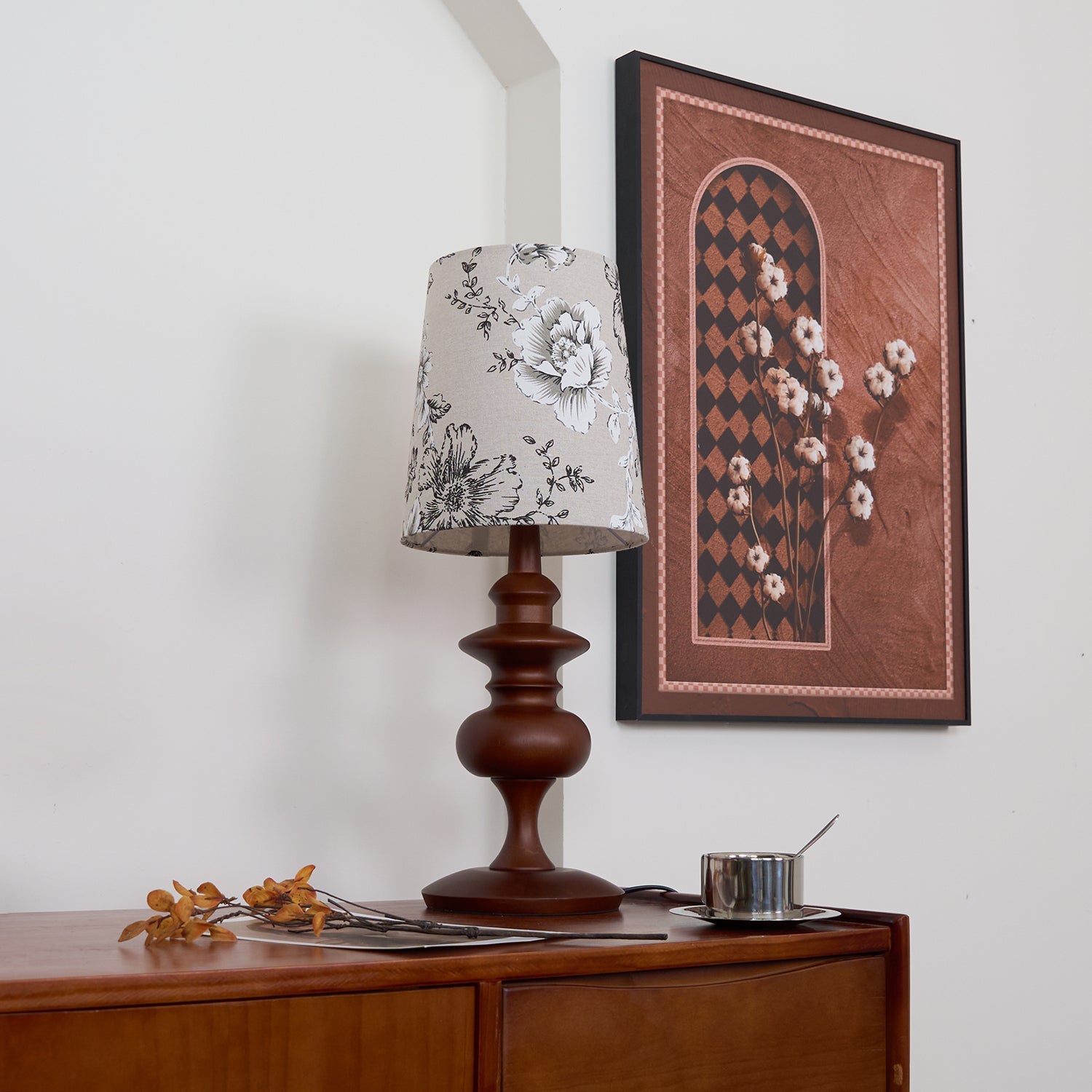 Ariana Table Lamp - Loonglight