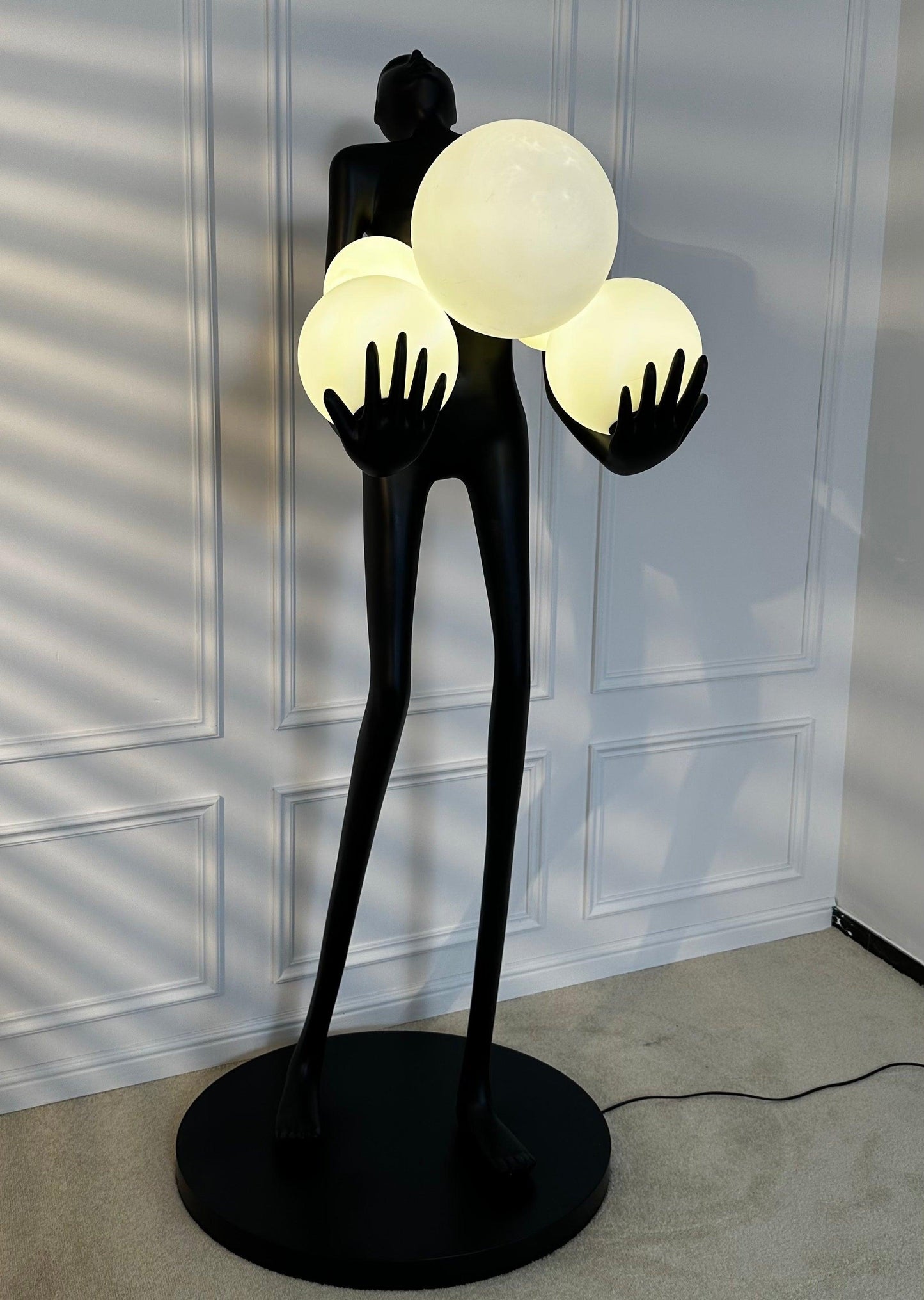 Artistic Figure Floor Lamp - Loonglight