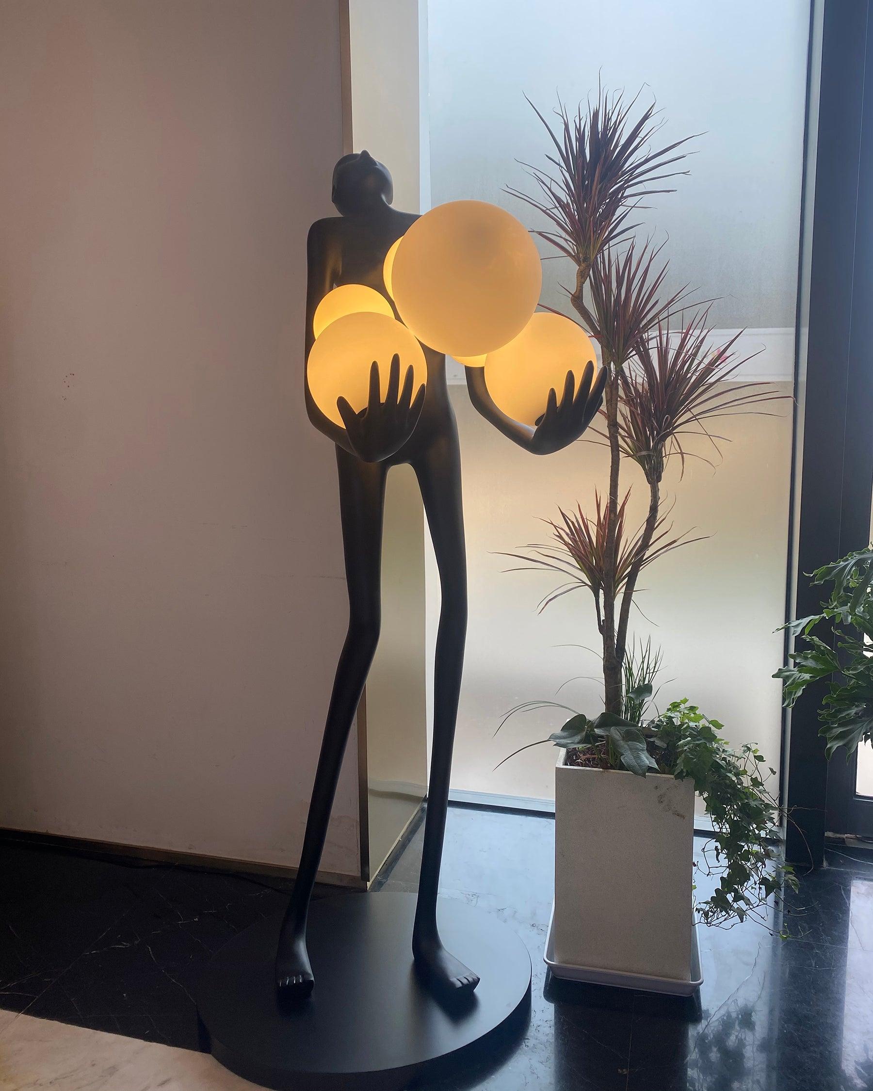 Artistic Figure Floor Lamp - Loonglight