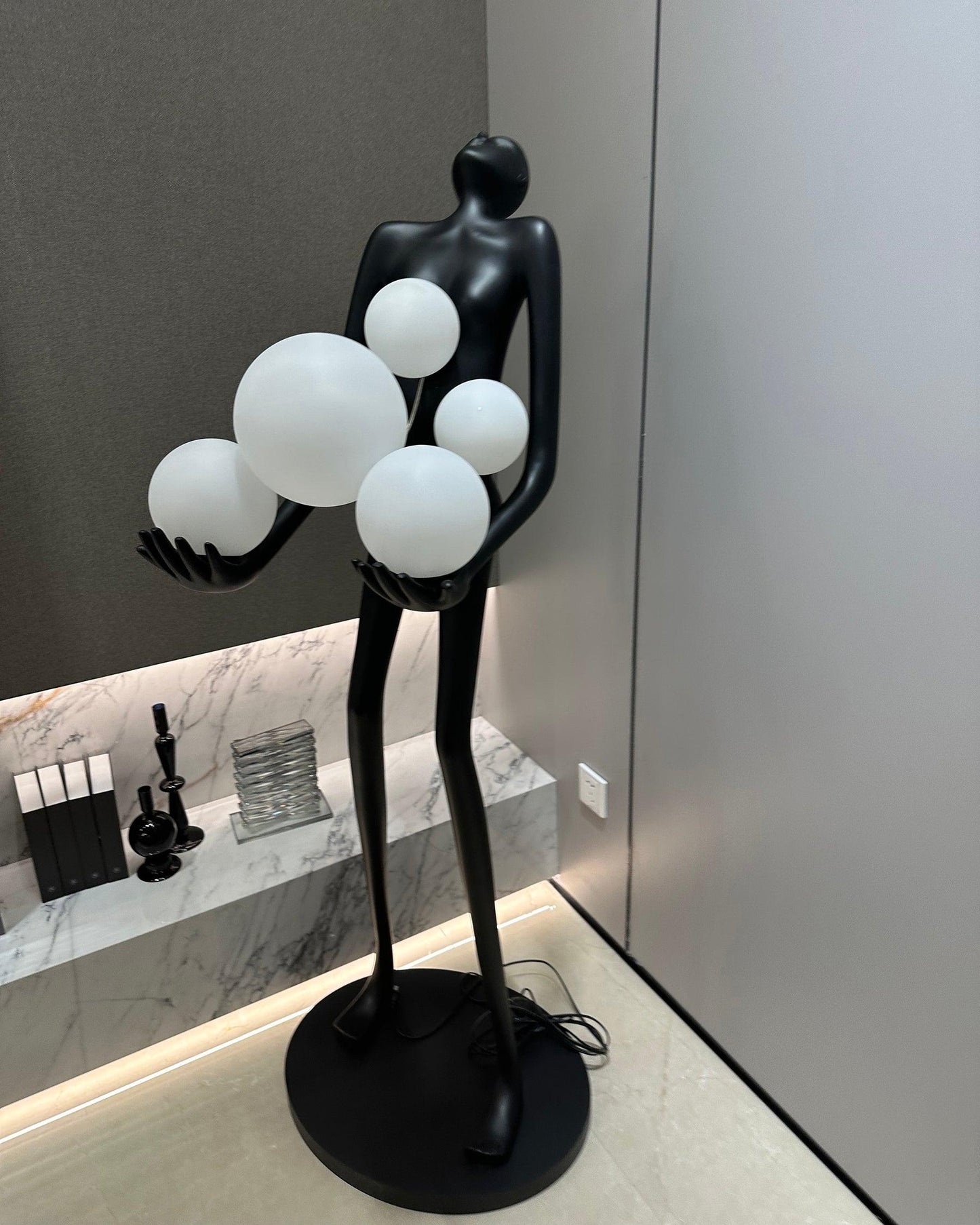 Artistic Figure Floor Lamp - Loonglight