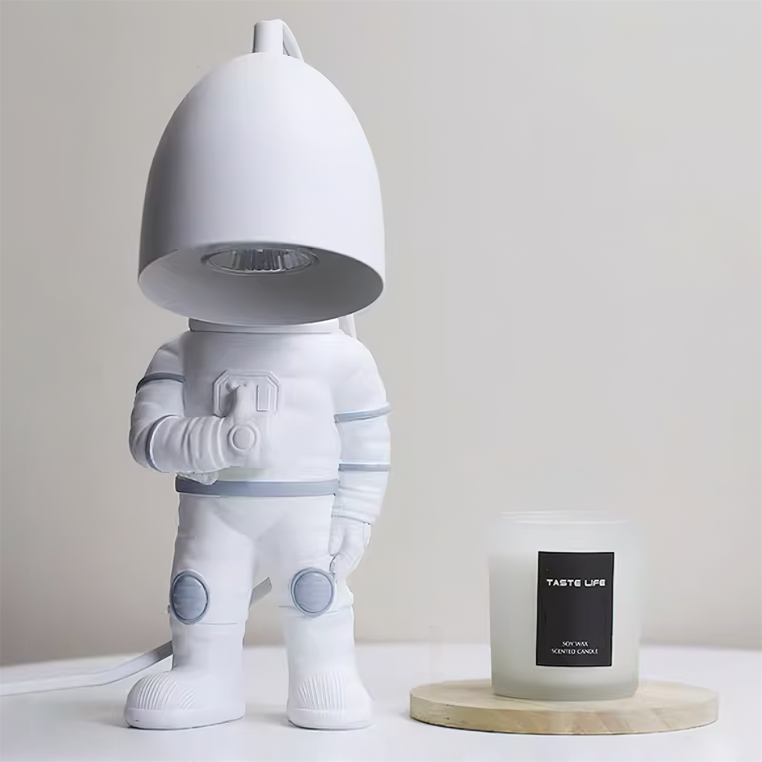 Astronaut Candle Warmer Lamp - Loonglight