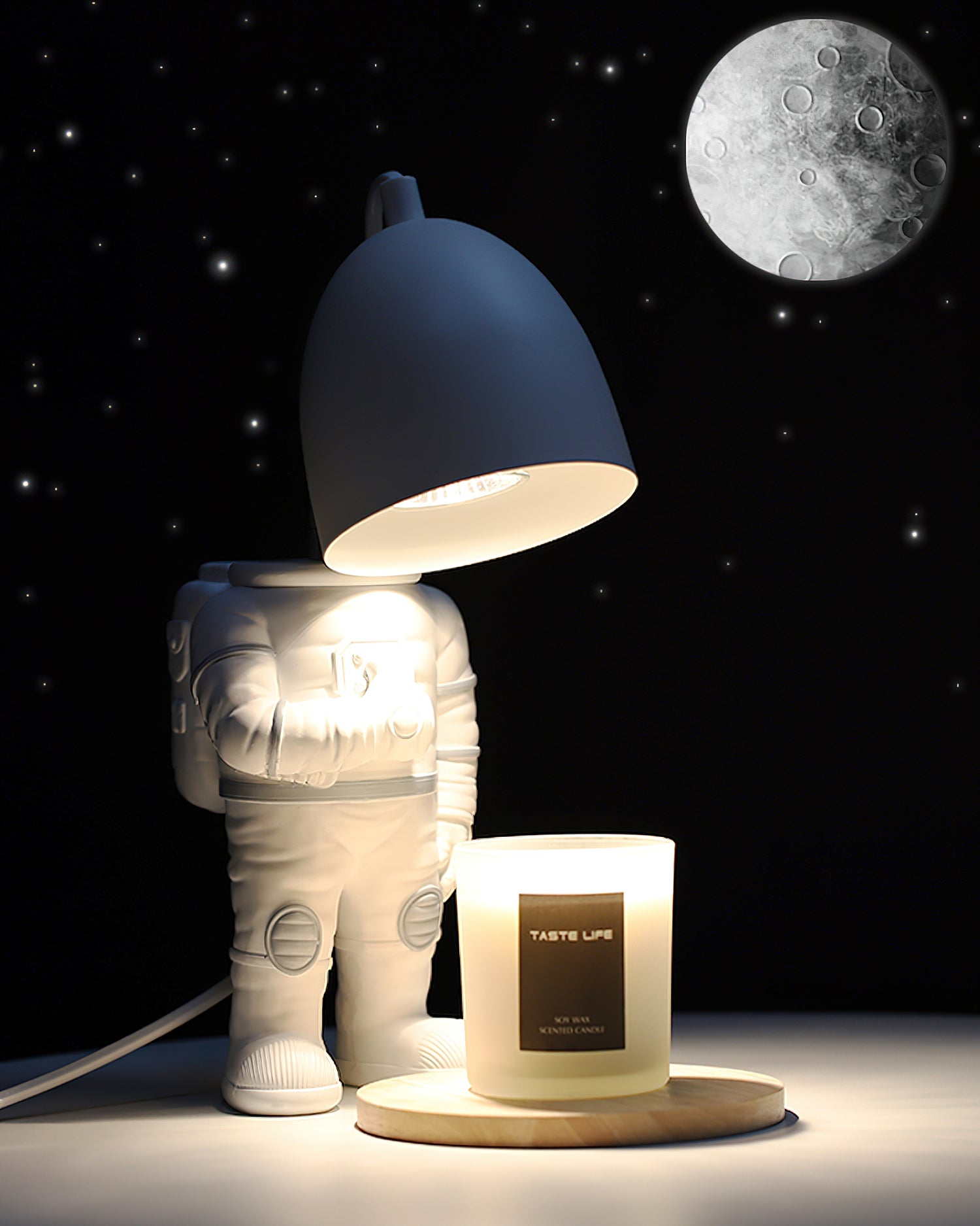 Astronaut Candle Warmer Lamp - Loonglight