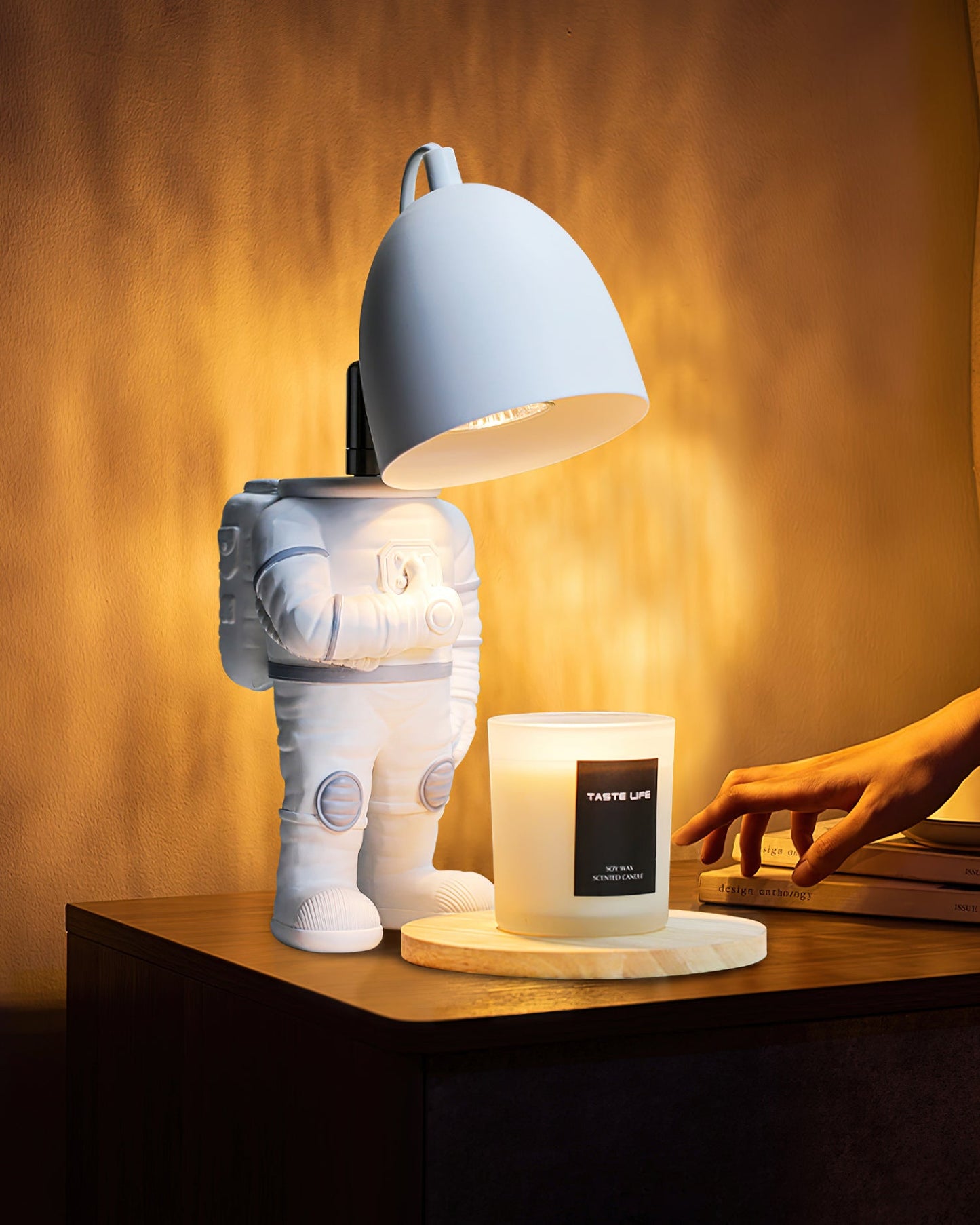 Astronaut Candle Warmer Lamp - Loonglight