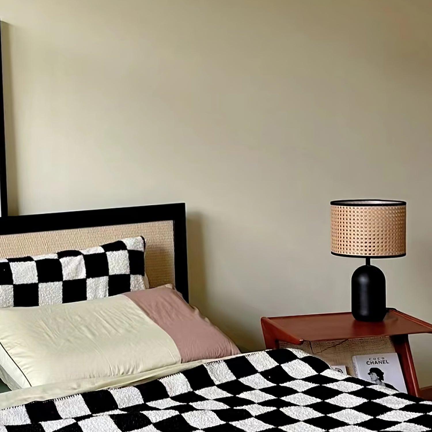 Blakely Table Lamp - Loonglight