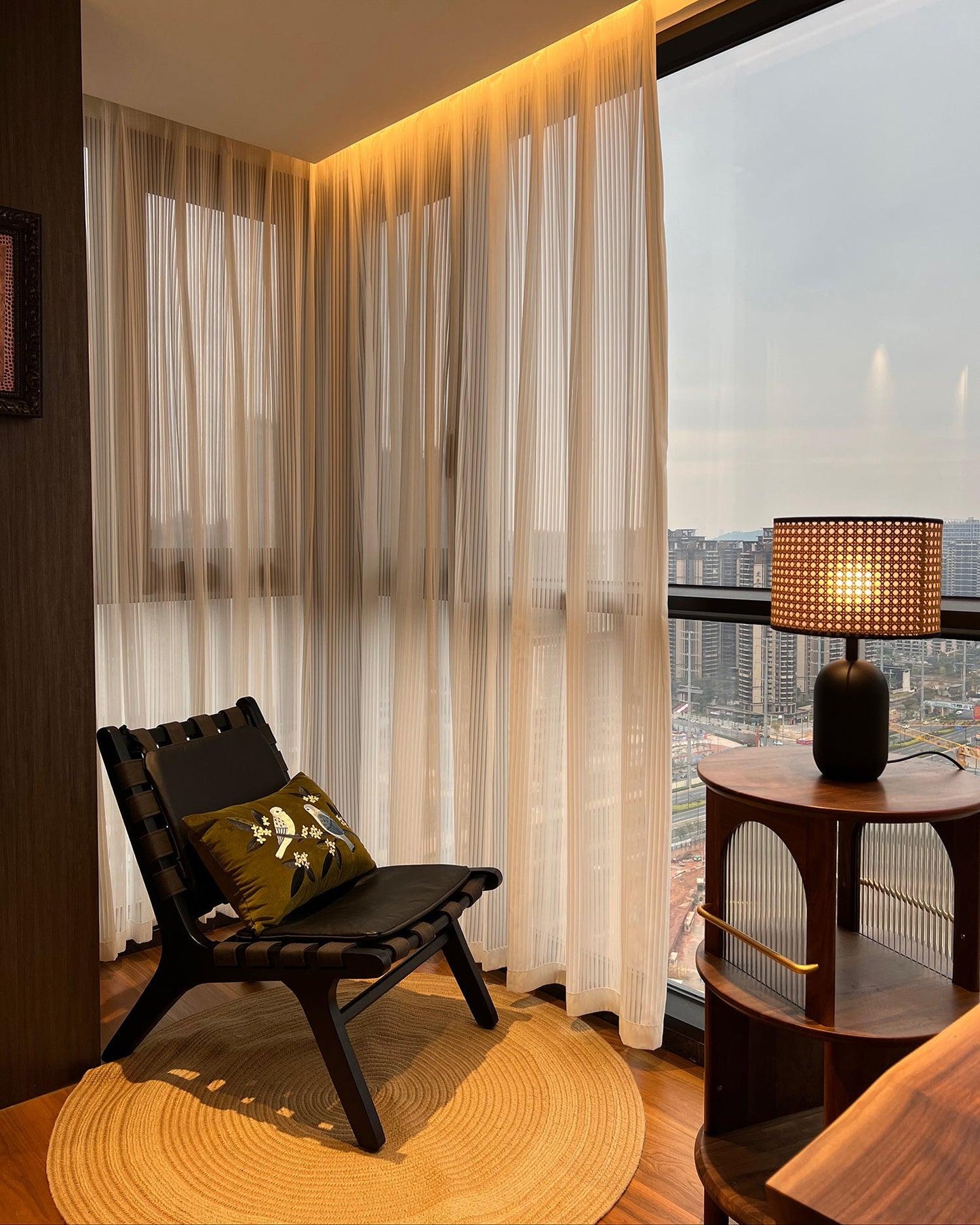 Blakely Table Lamp - Loonglight