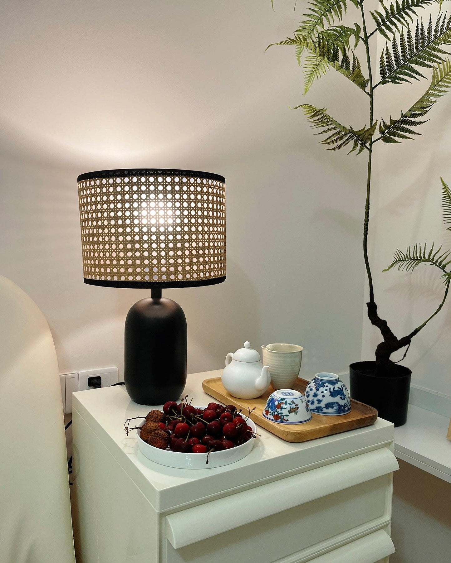 Blakely Table Lamp - Loonglight