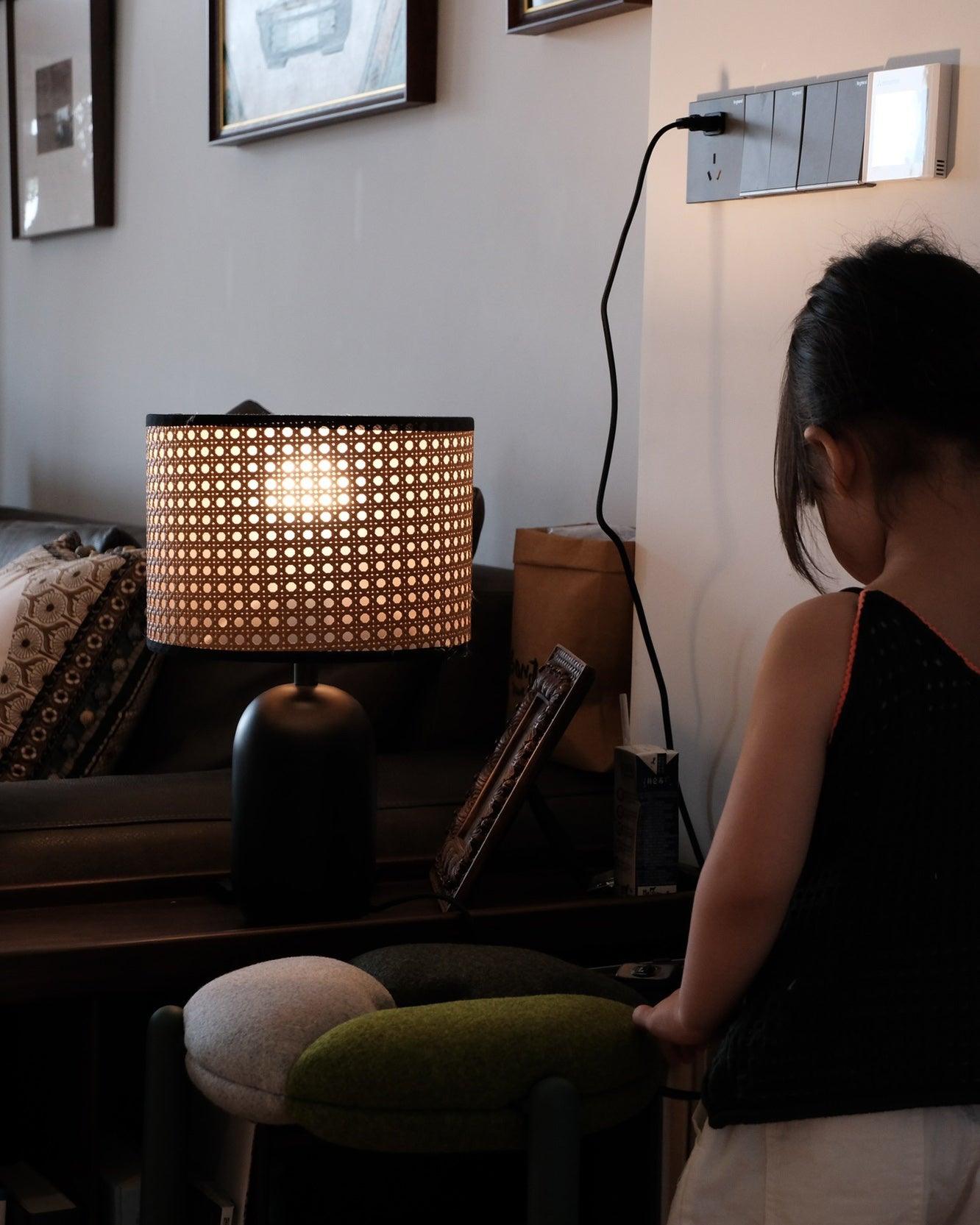 Blakely Table Lamp - Loonglight