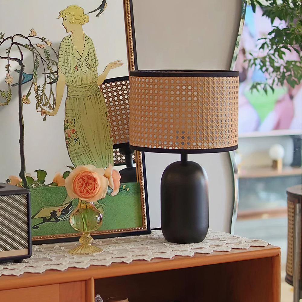 Blakely Table Lamp - Loonglight