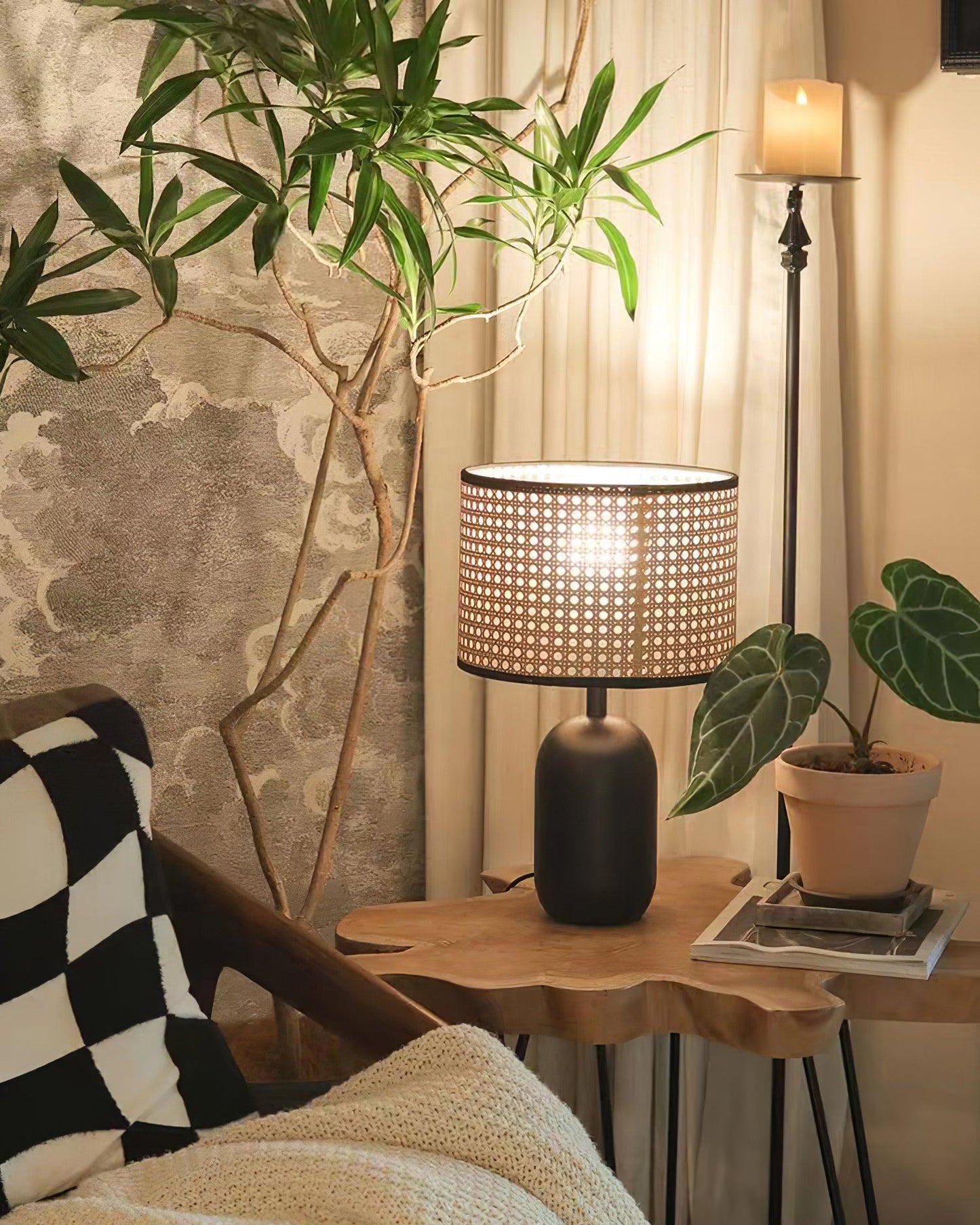 Blakely Table Lamp - Loonglight