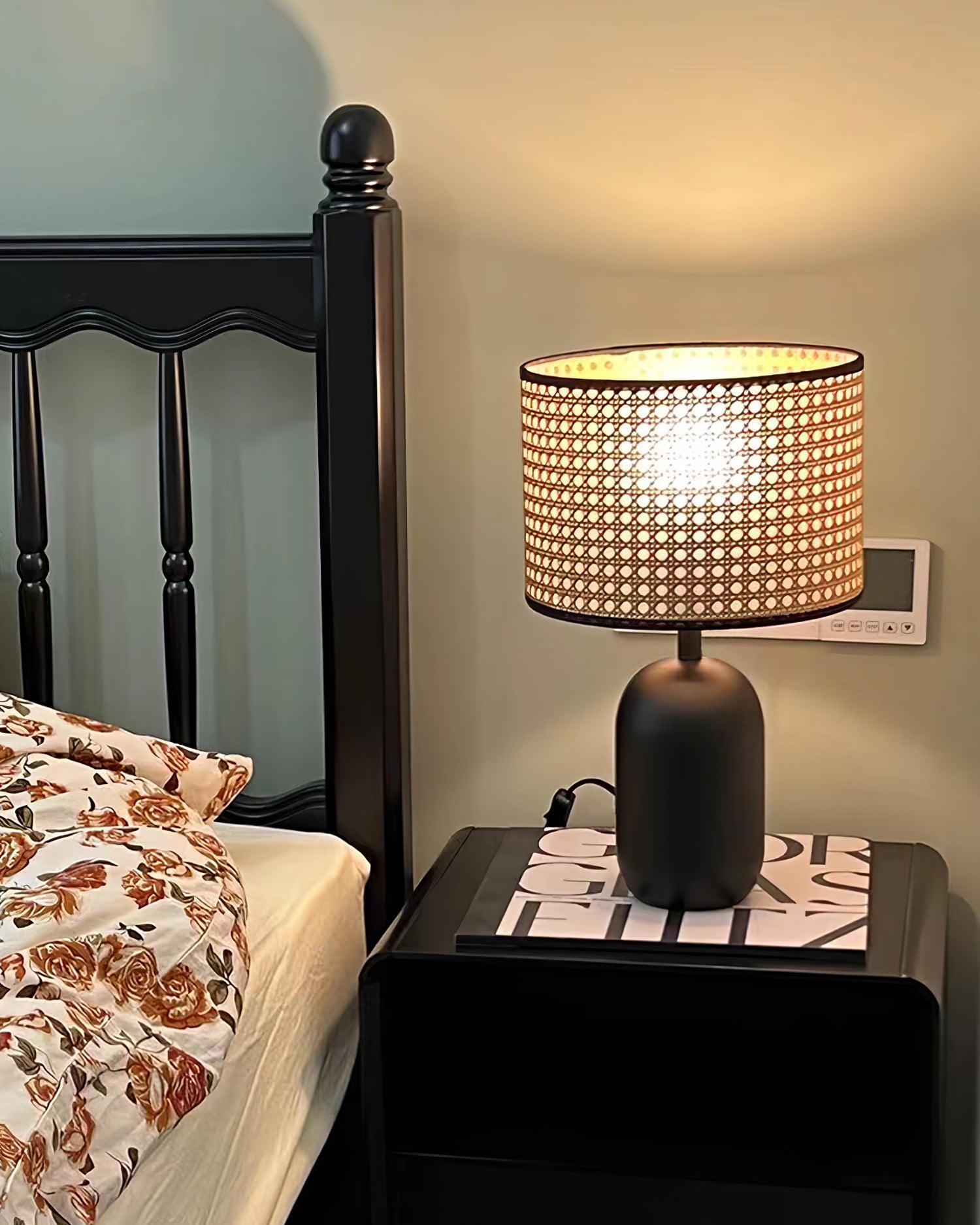 Blakely Table Lamp - Loonglight