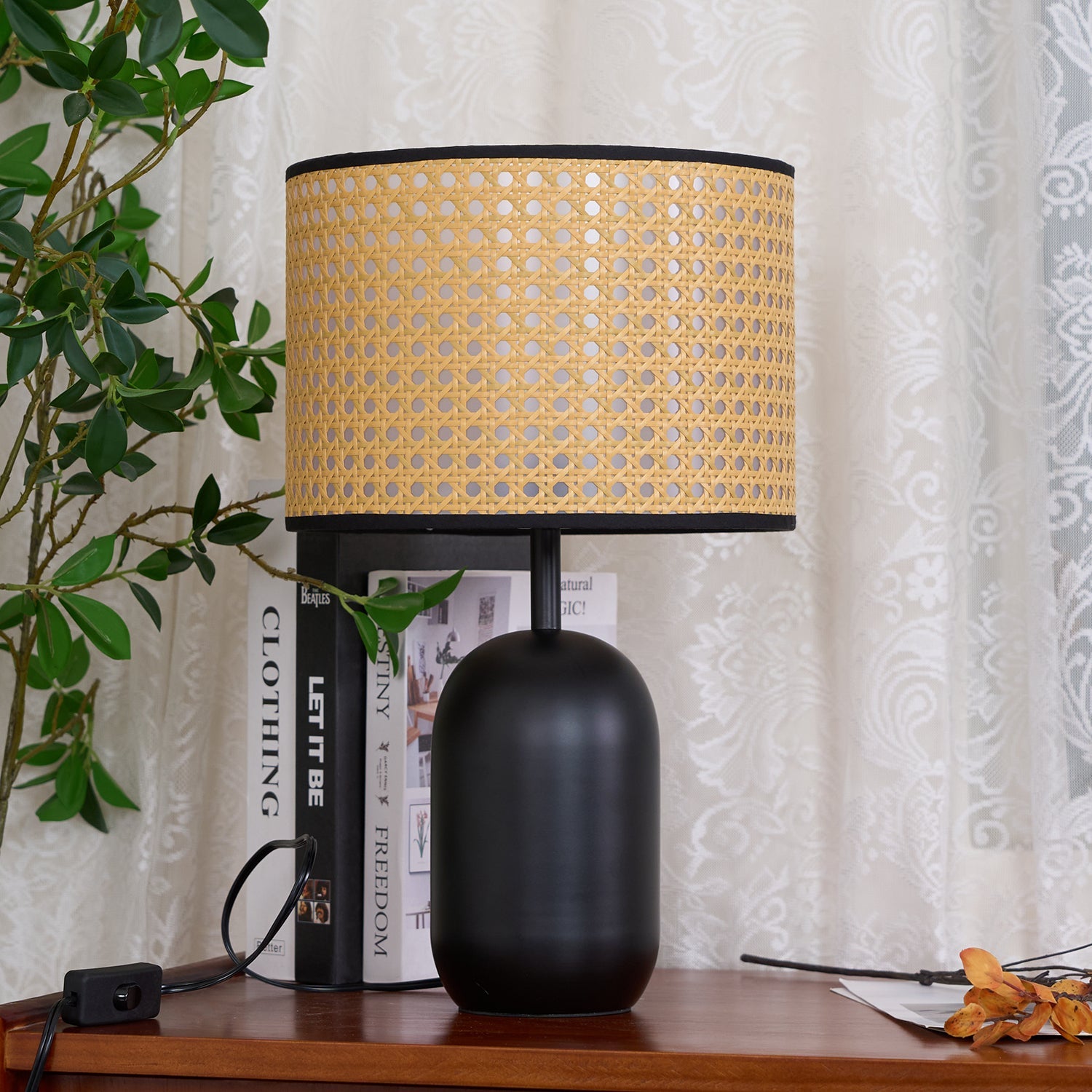 Blakely Table Lamp - Loonglight
