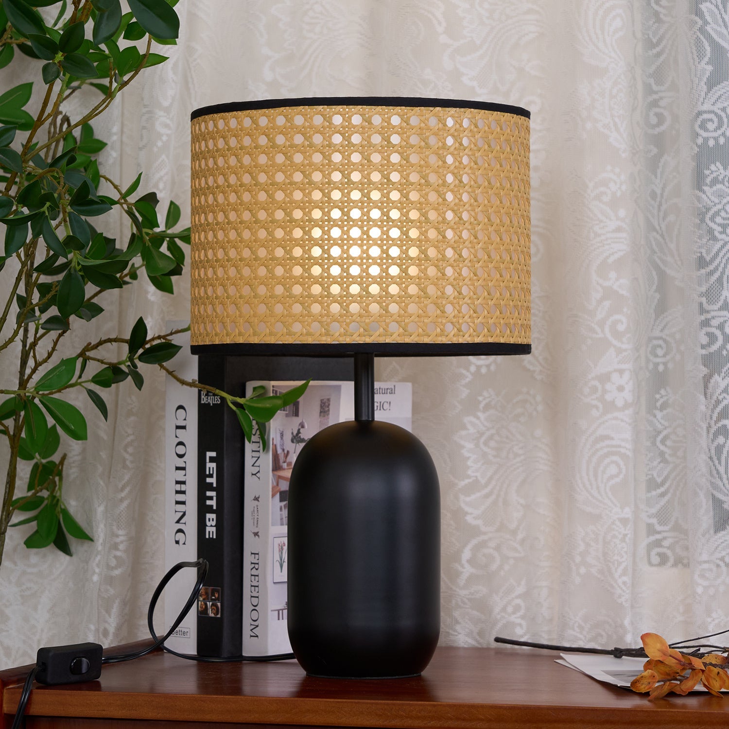 Blakely Table Lamp - Loonglight