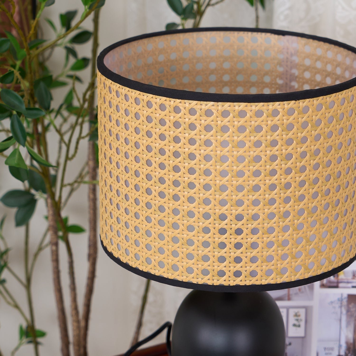 Blakely Table Lamp - Loonglight