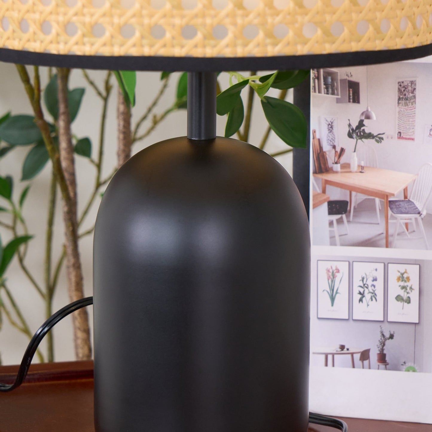 Blakely Table Lamp - Loonglight