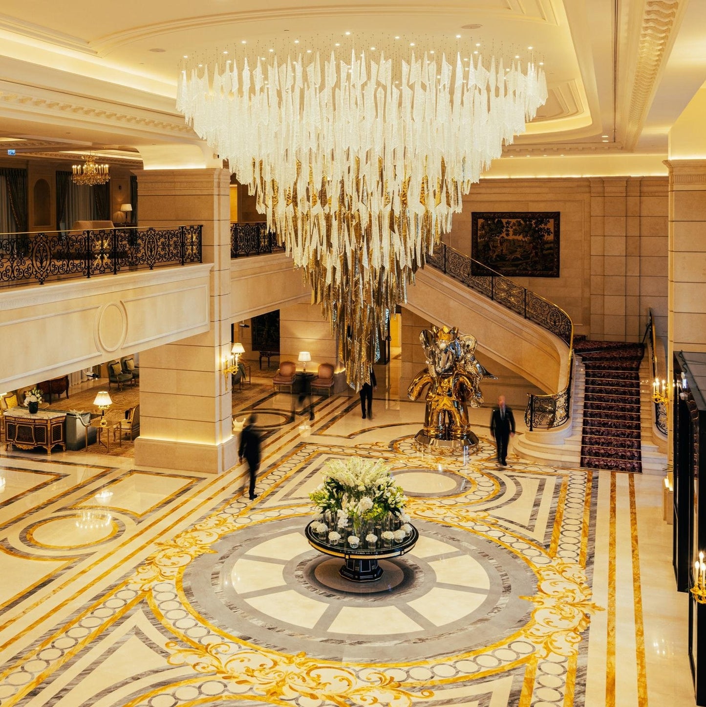 Breeze Glass Leaf Chandelier - Loonglight