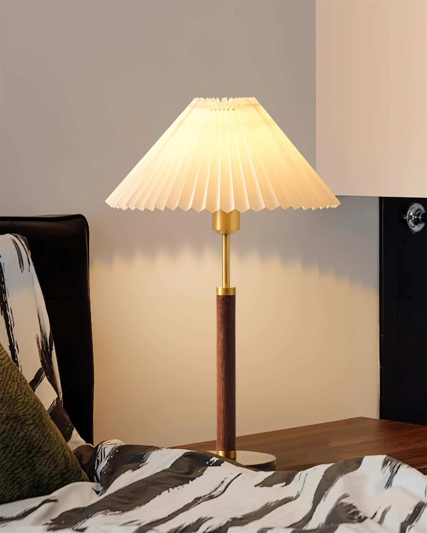 Catelyn Pleated Table Lamp - Loonglight