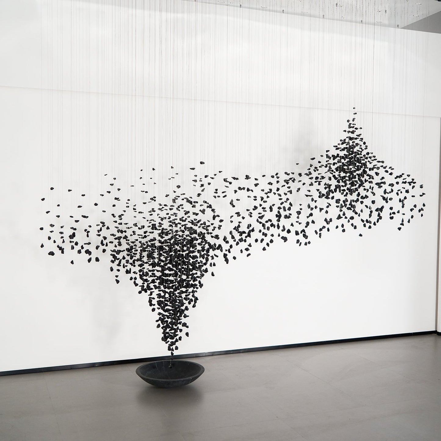 Hourglass Charcoal Stones Chandelier - Loonglight