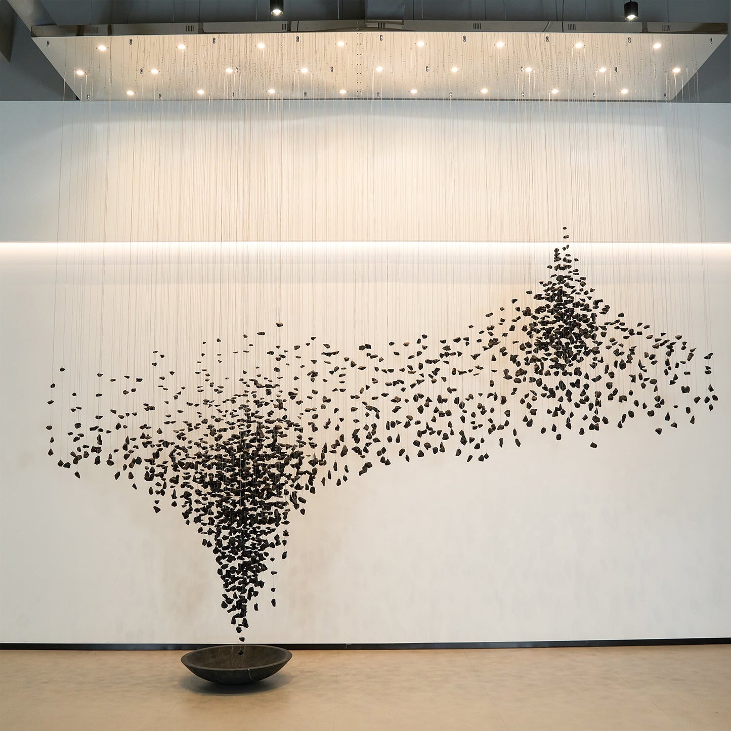 Hourglass Charcoal Stones Chandelier - Loonglight