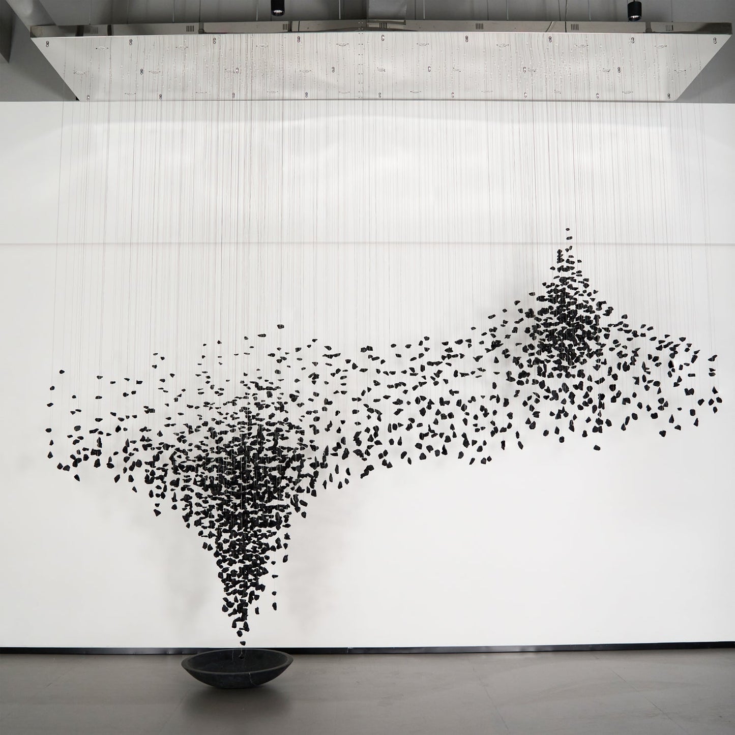 Hourglass Charcoal Stones Chandelier - Loonglight