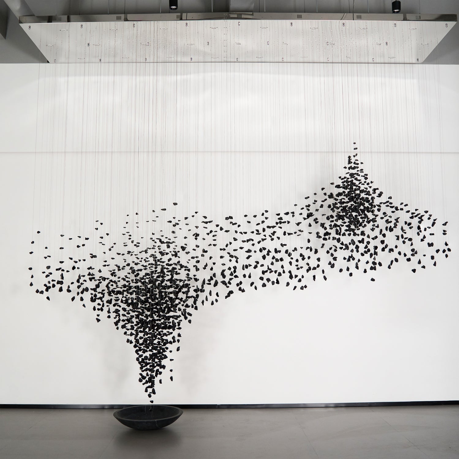 Hourglass Charcoal Stones Chandelier - Loonglight