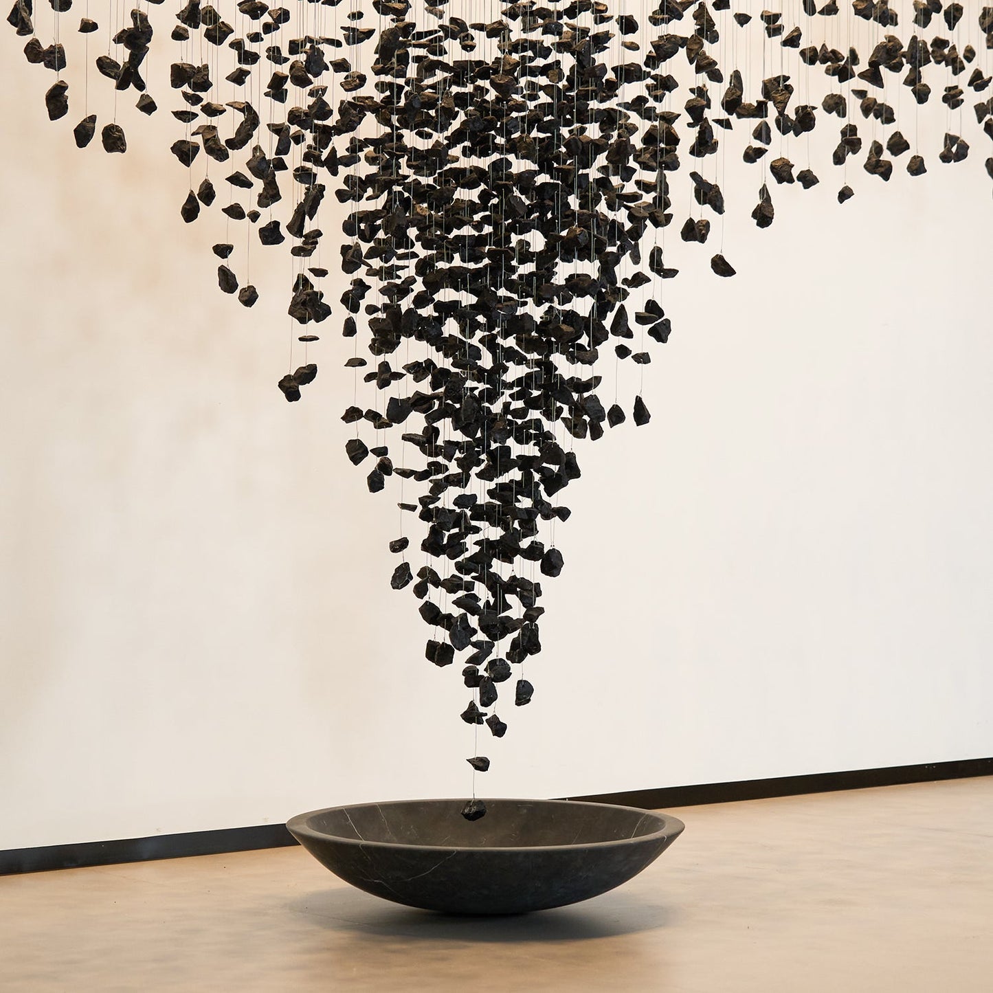 Hourglass Charcoal Stones Chandelier - Loonglight