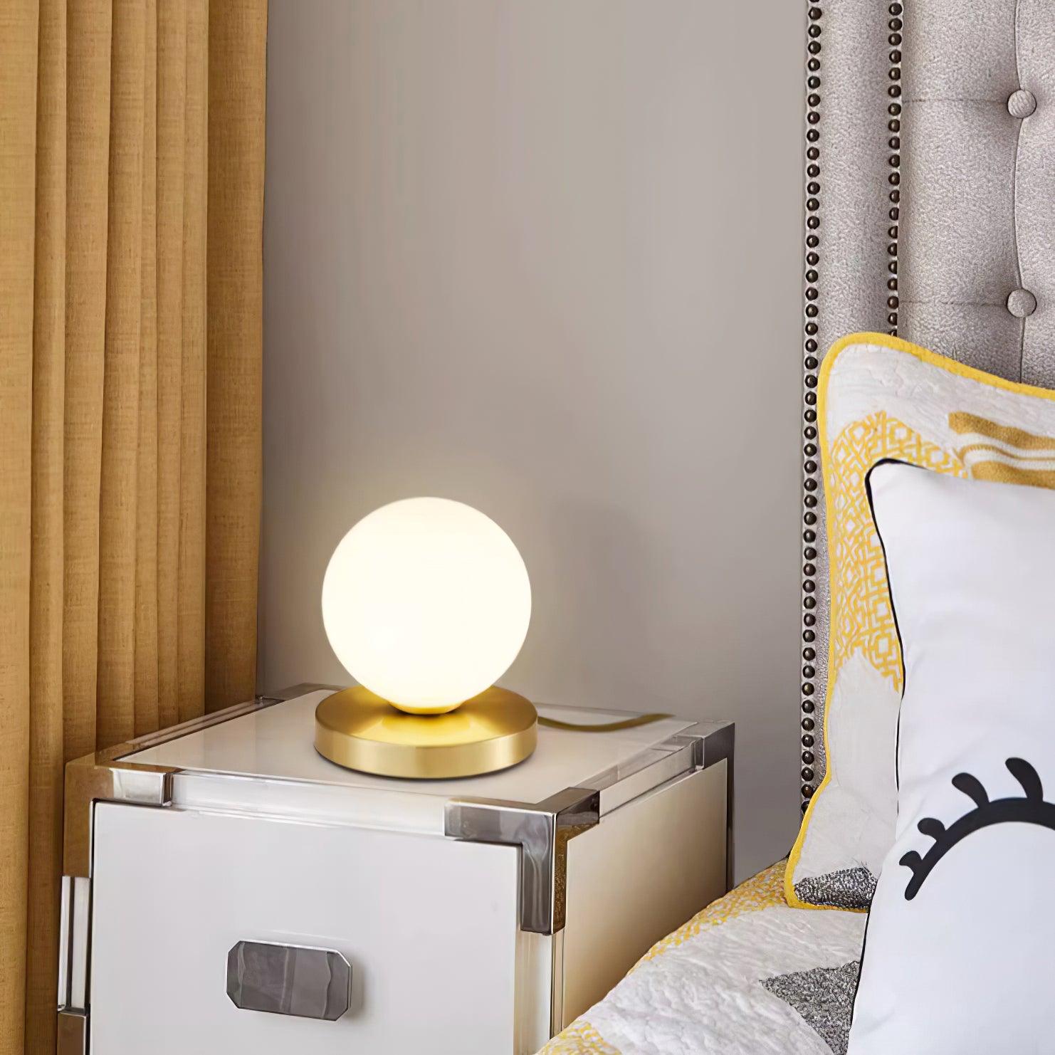 Chelsea Glass Table Lamp - Loonglight