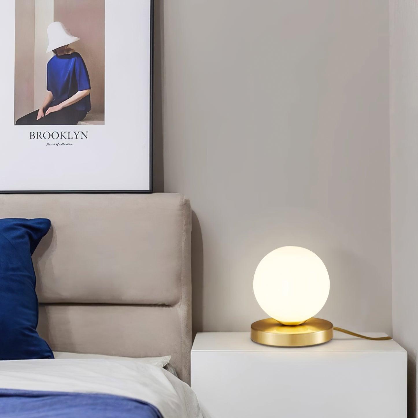 Chelsea Glass Table Lamp - Loonglight