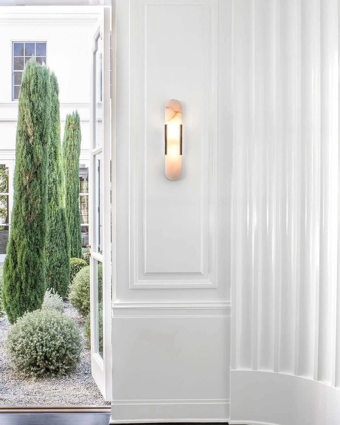 Contemporary Alabaster Wall Light - Loonglight