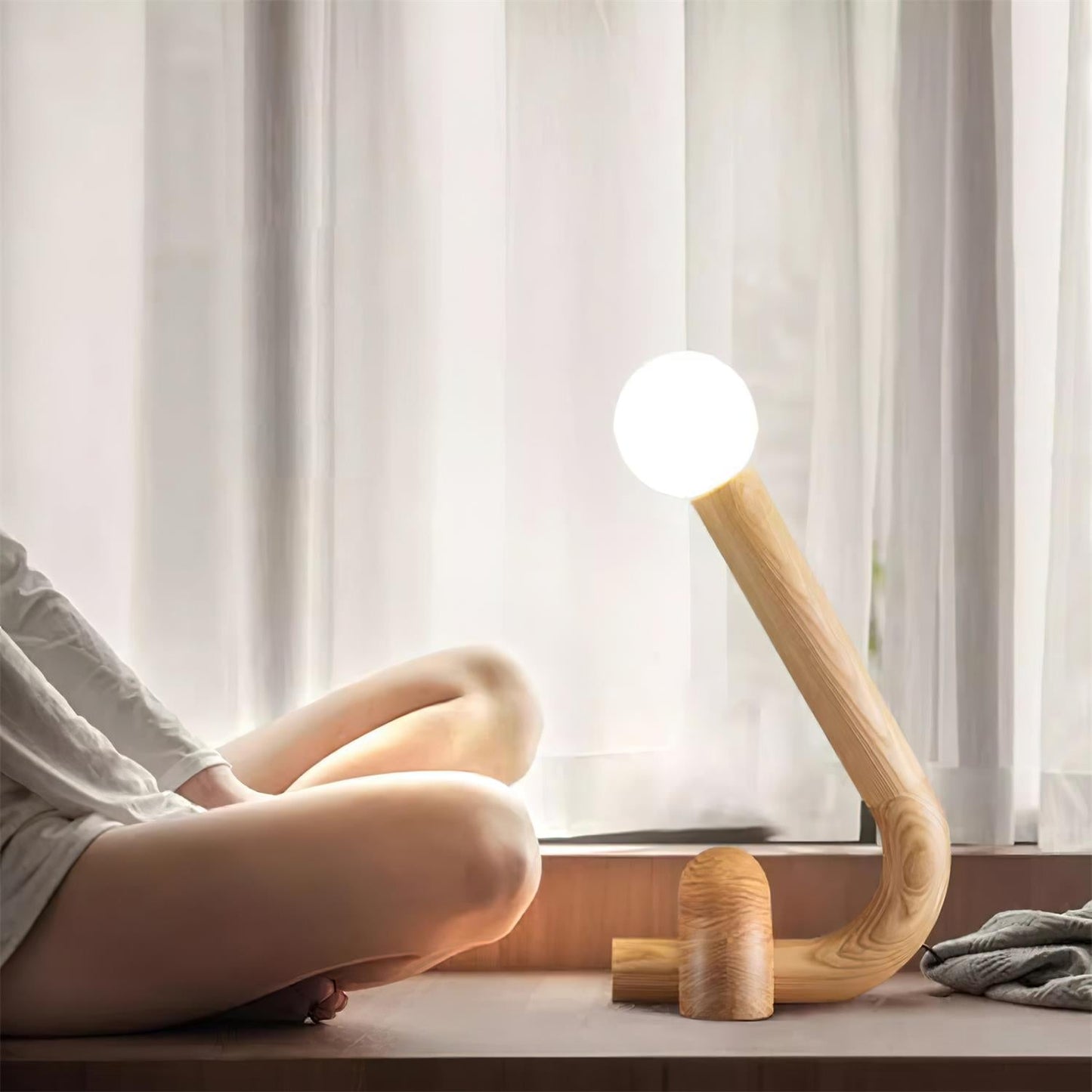 Corolle Table Lamp - Loonglight
