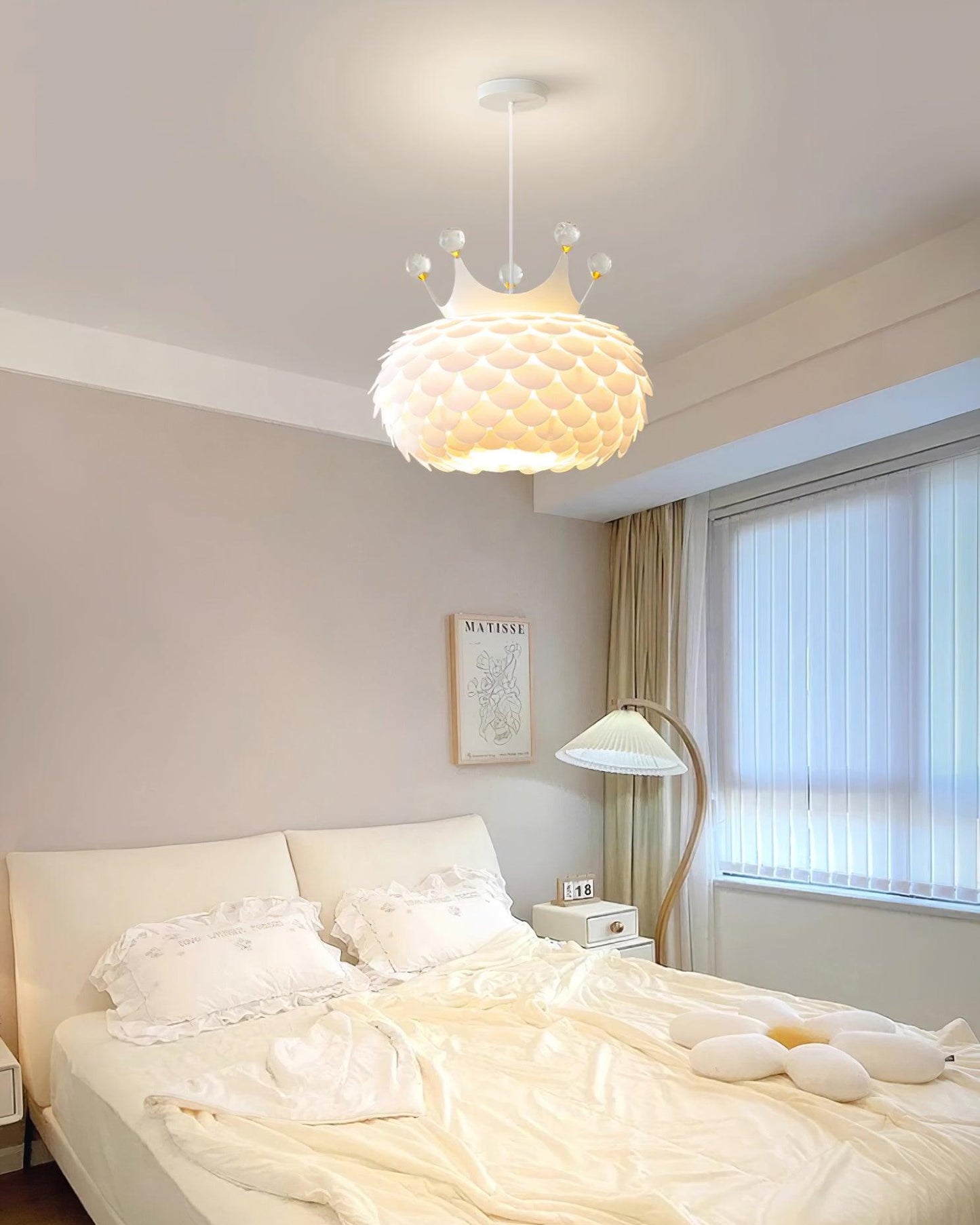 Crown Pendant Light - Loonglight