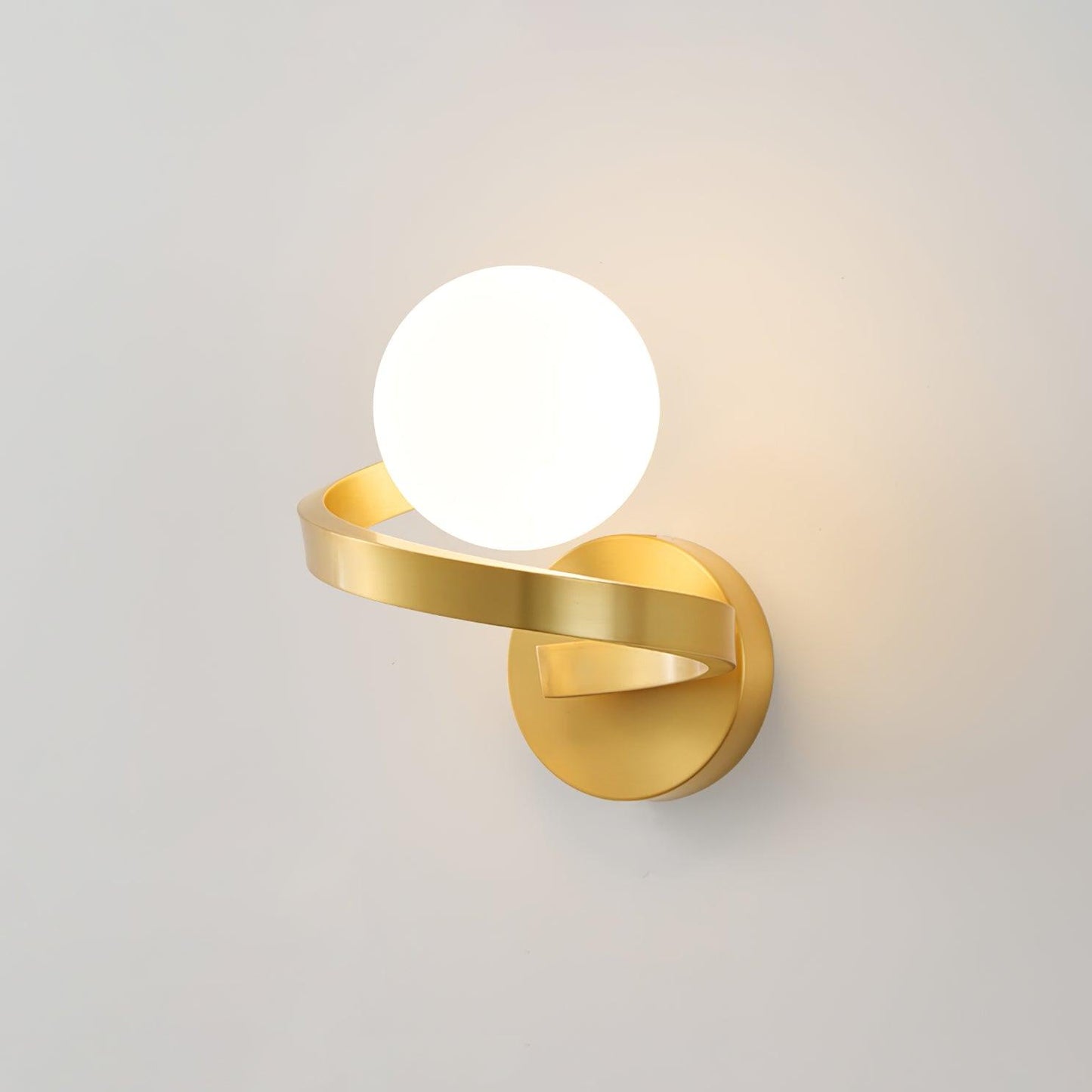 Curved Brass Wall Lamp - Loonglight