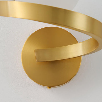 Curved Brass Wall Lamp - Loonglight