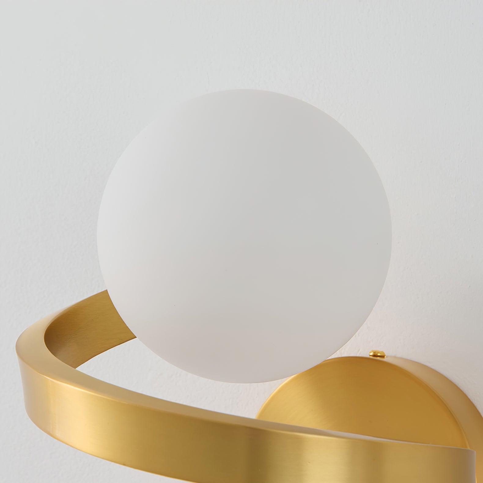 Curved Brass Wall Lamp - Loonglight