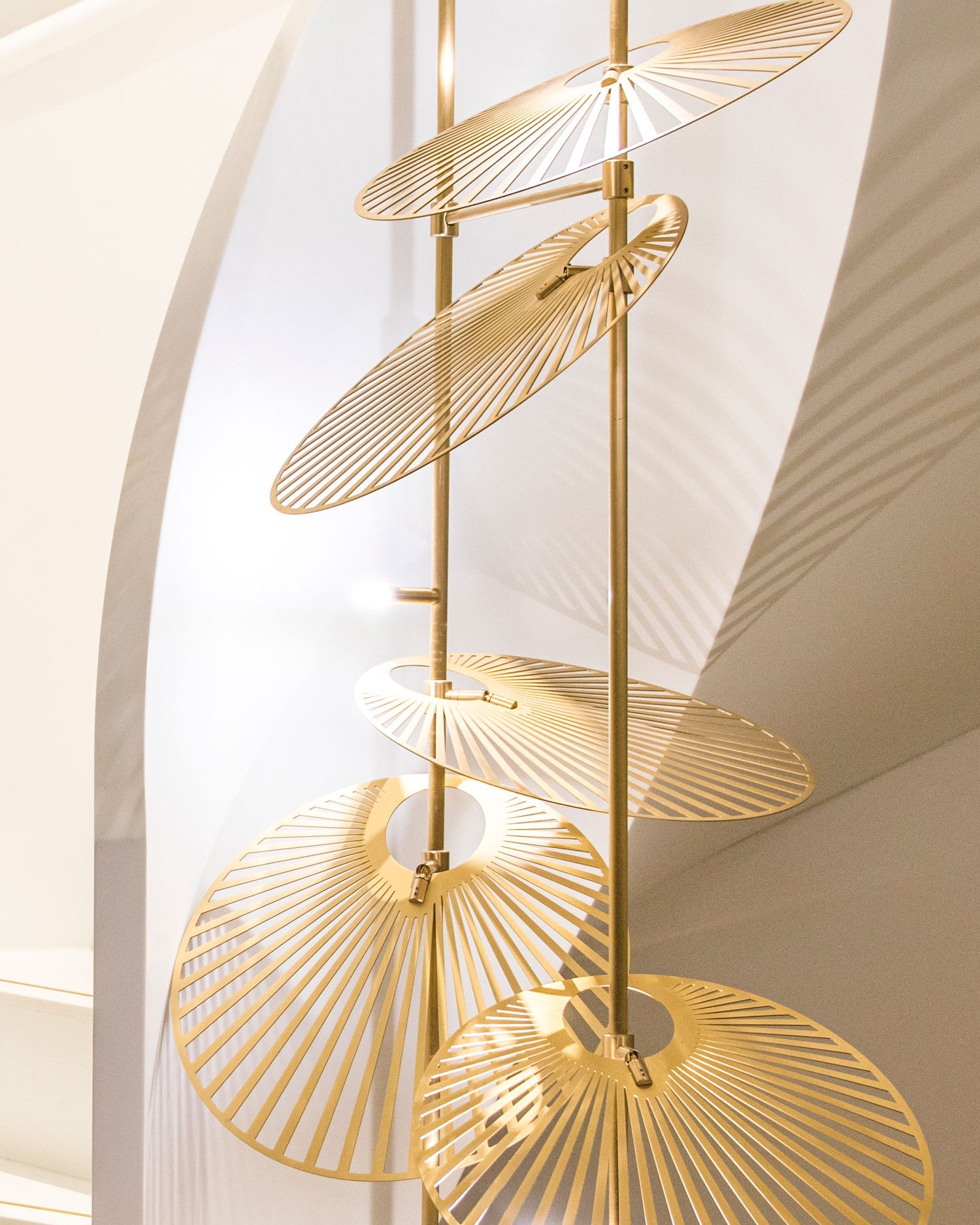 Cattail Leaf Chandelier - Loonglight