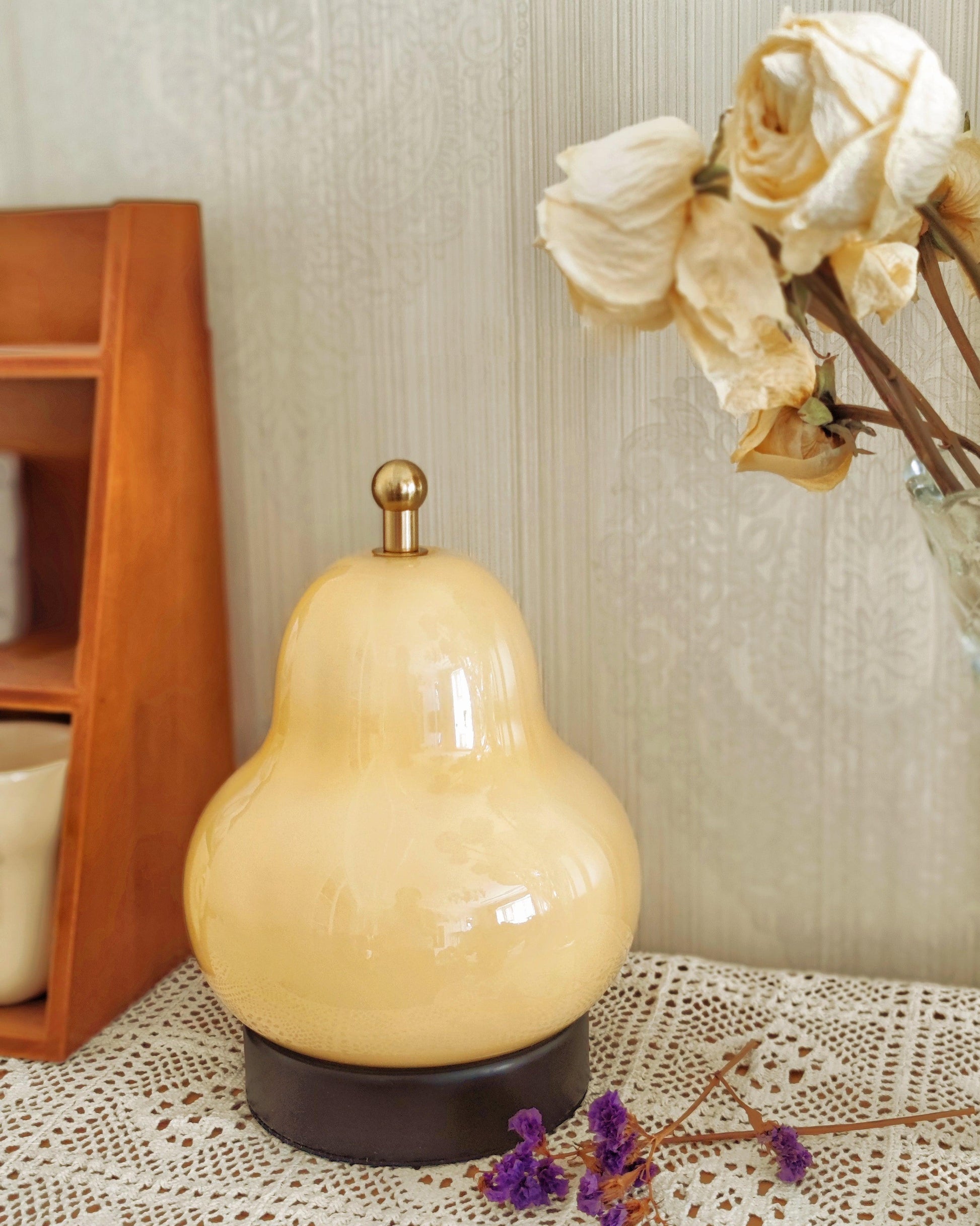 Cute Pear Table Lamp  (built-in battery) - Loonglight