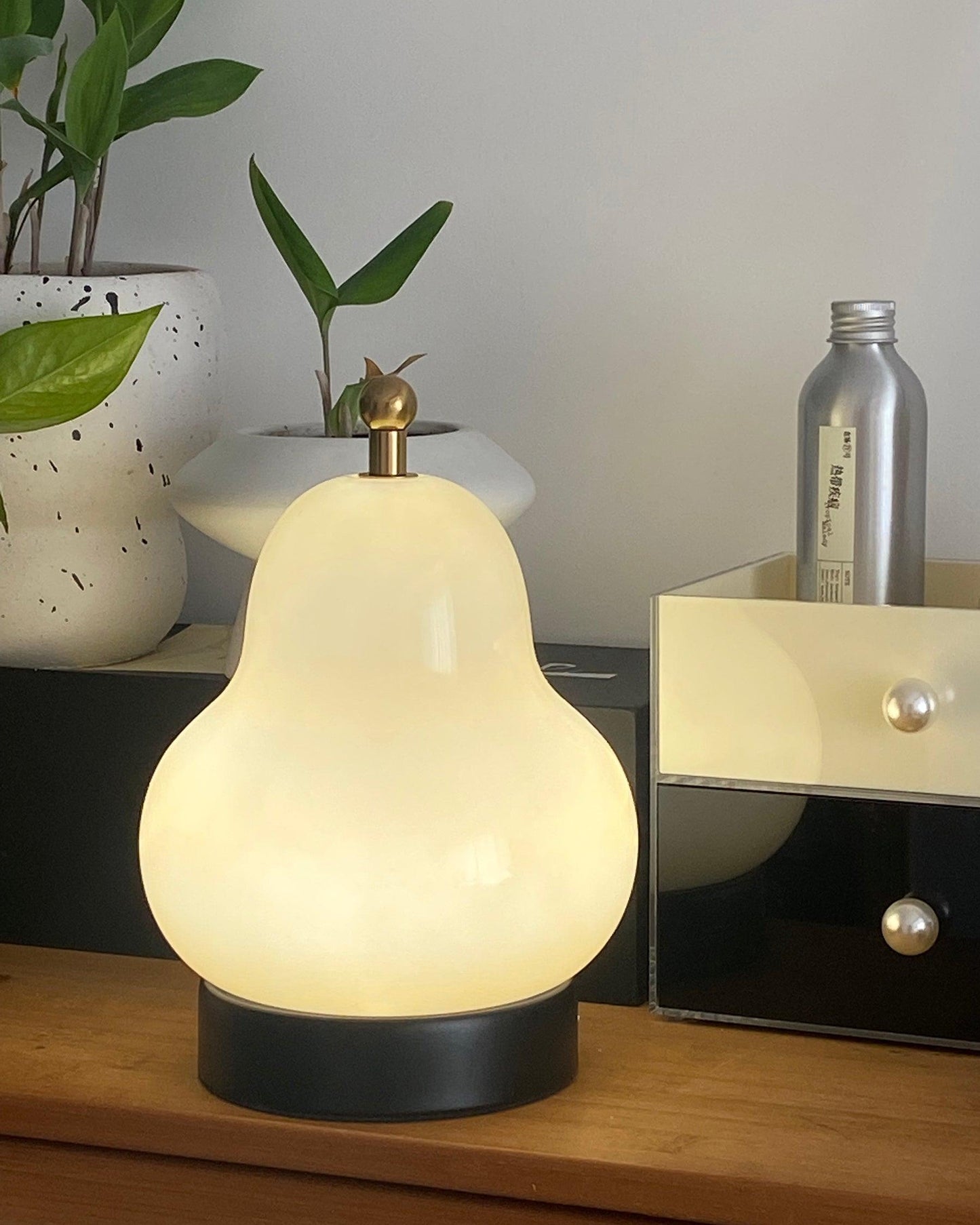 Cute Pear Table Lamp  (built-in battery) - Loonglight
