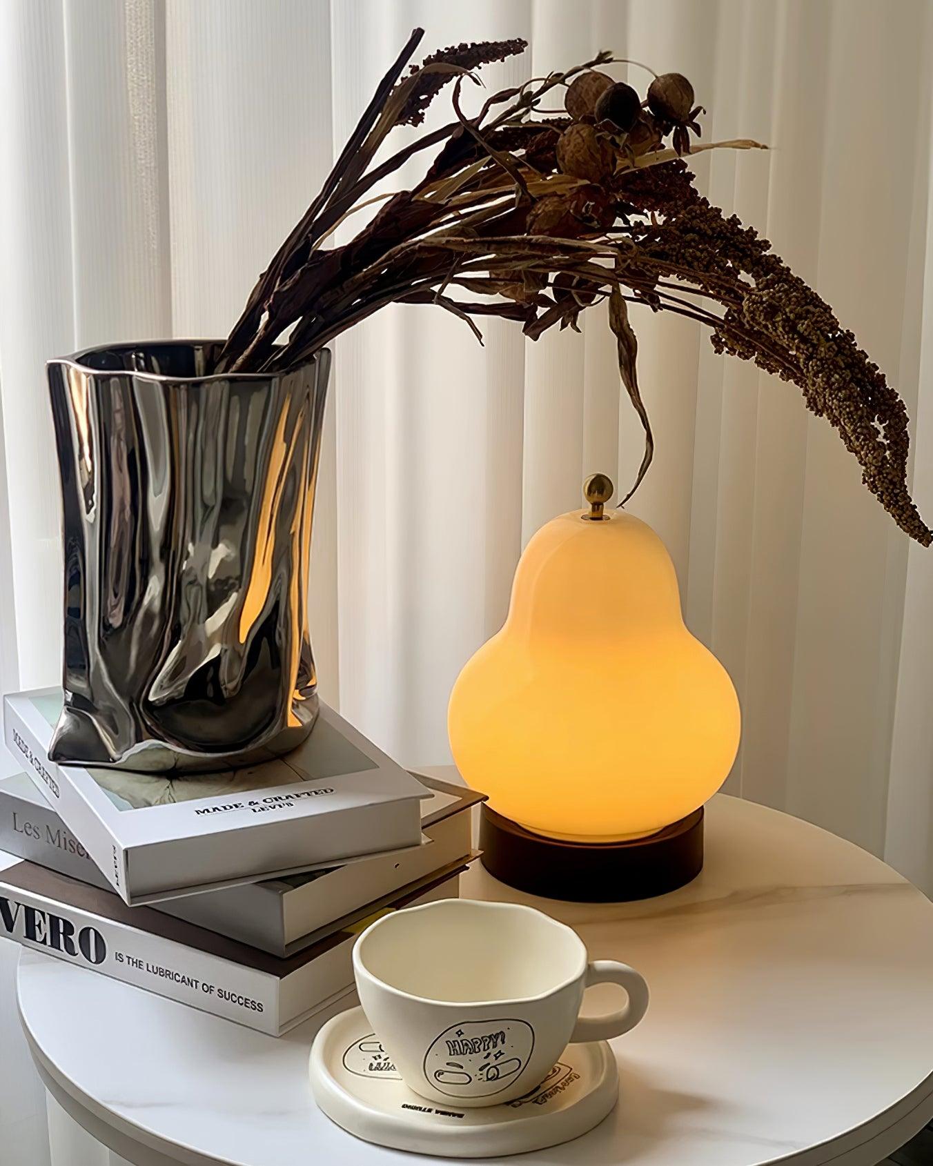 Cute Pear Table Lamp  (built-in battery) - Loonglight